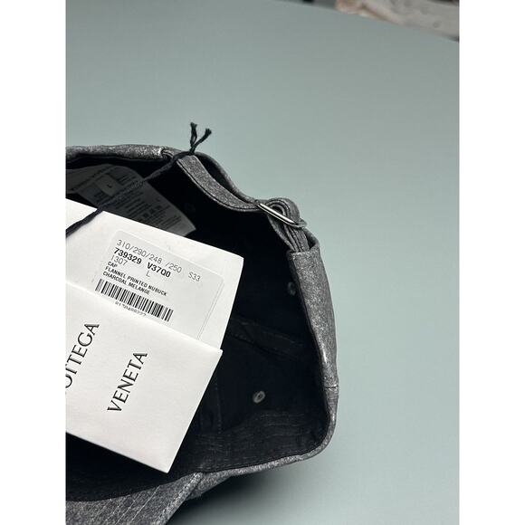 $950 leather printed hat - Picture 5 of 7